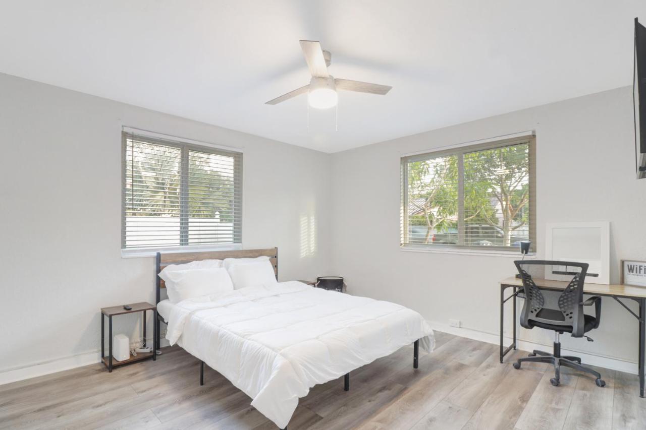 Spacious And Luxurious Home Centrally Located Between Miami And Ft. Lauderdale Miramar Zewnętrze zdjęcie