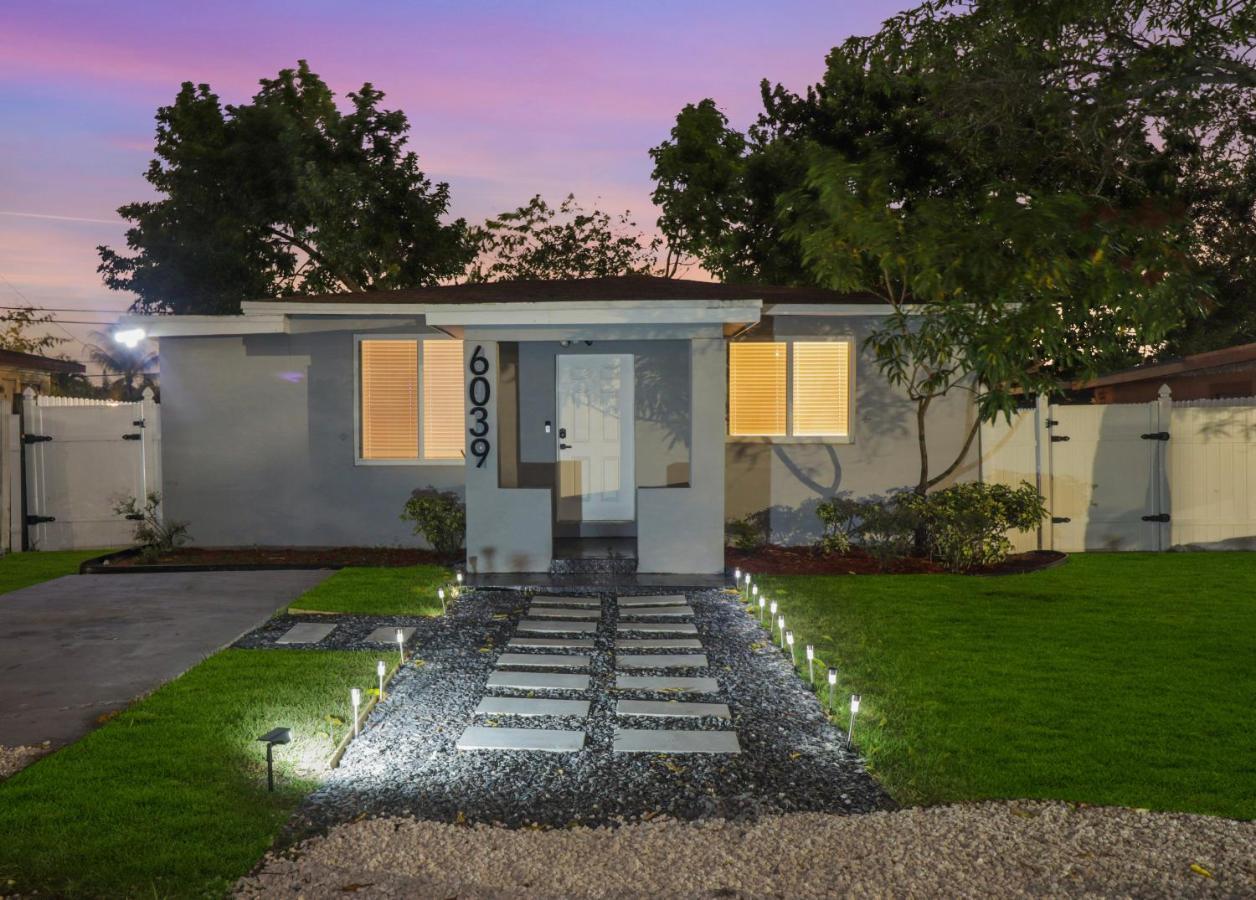 Spacious And Luxurious Home Centrally Located Between Miami And Ft. Lauderdale Miramar Zewnętrze zdjęcie